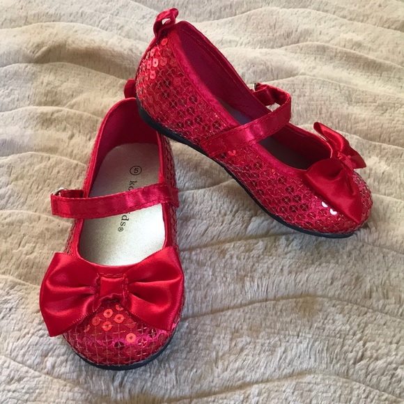 open lace back dress Cash Red Tuxedo Shoes